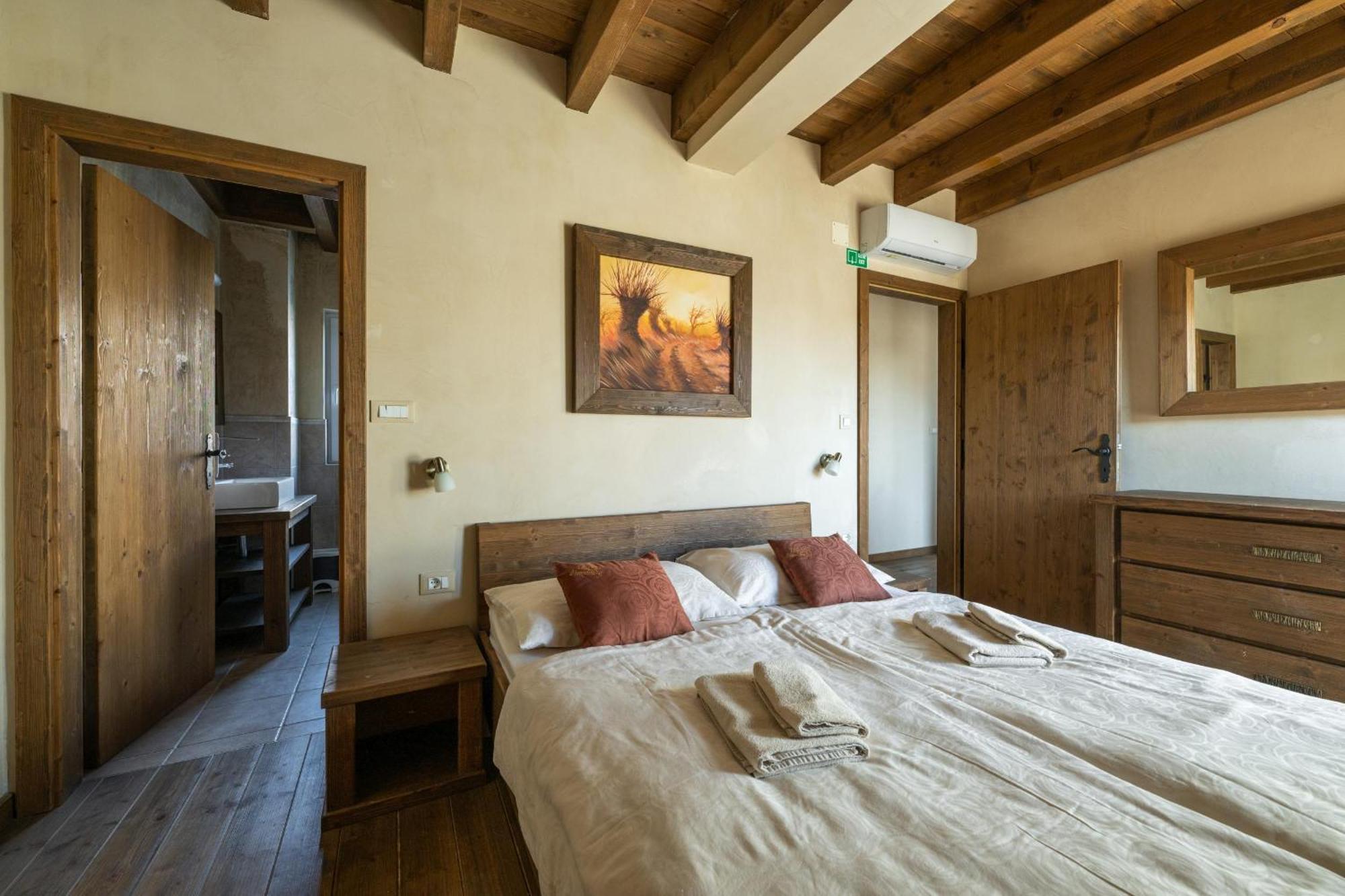 Villa Castagna Near The Sea With Private Pool And Sauna 普莱曼图拉 外观 照片