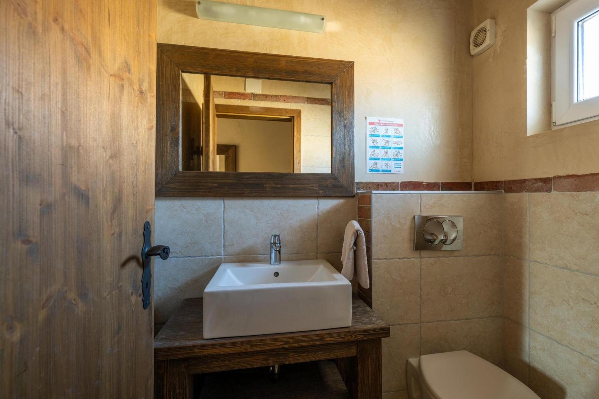 Villa Castagna Near The Sea With Private Pool And Sauna 普莱曼图拉 外观 照片