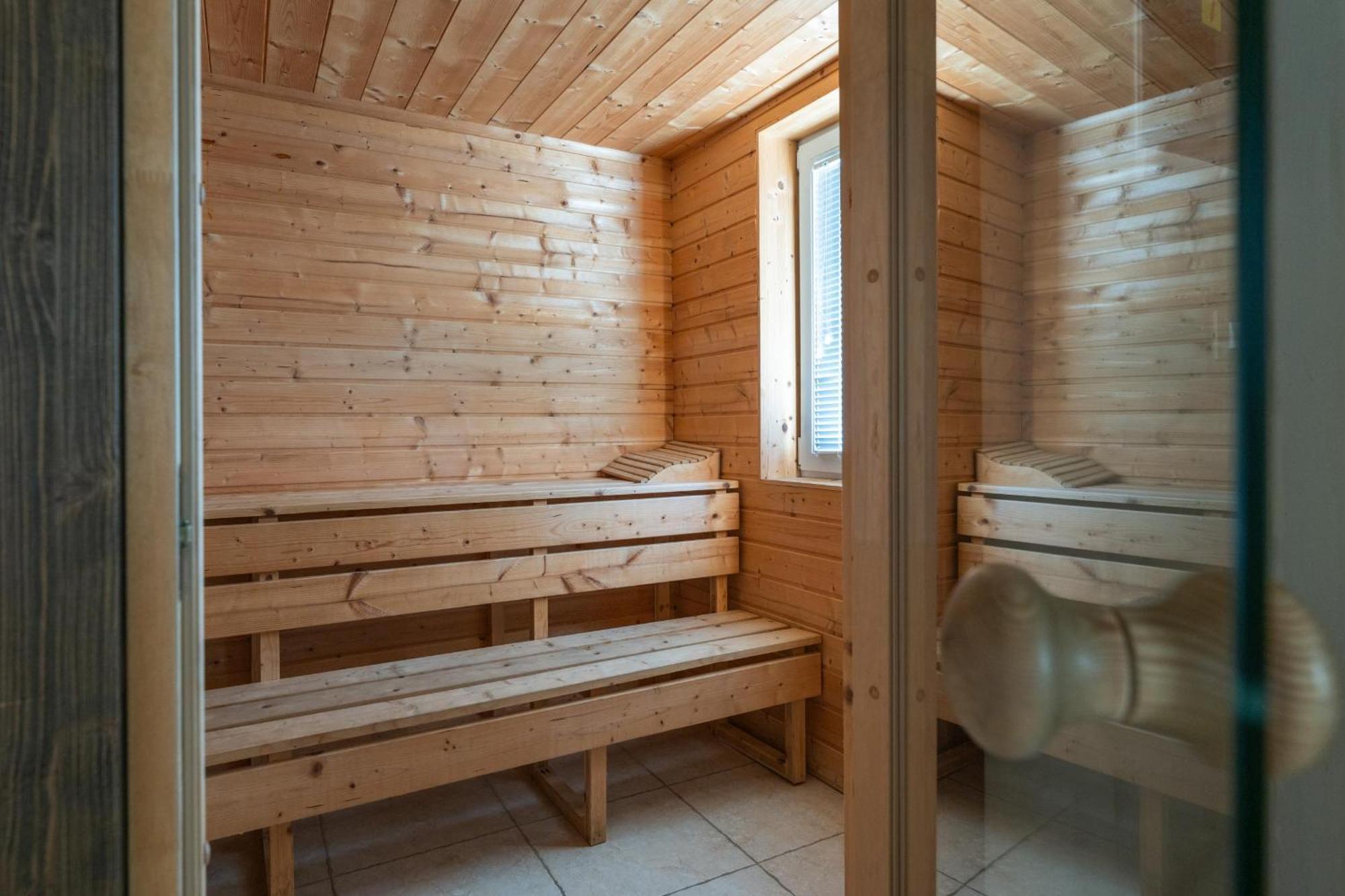 Villa Castagna Near The Sea With Private Pool And Sauna 普莱曼图拉 外观 照片