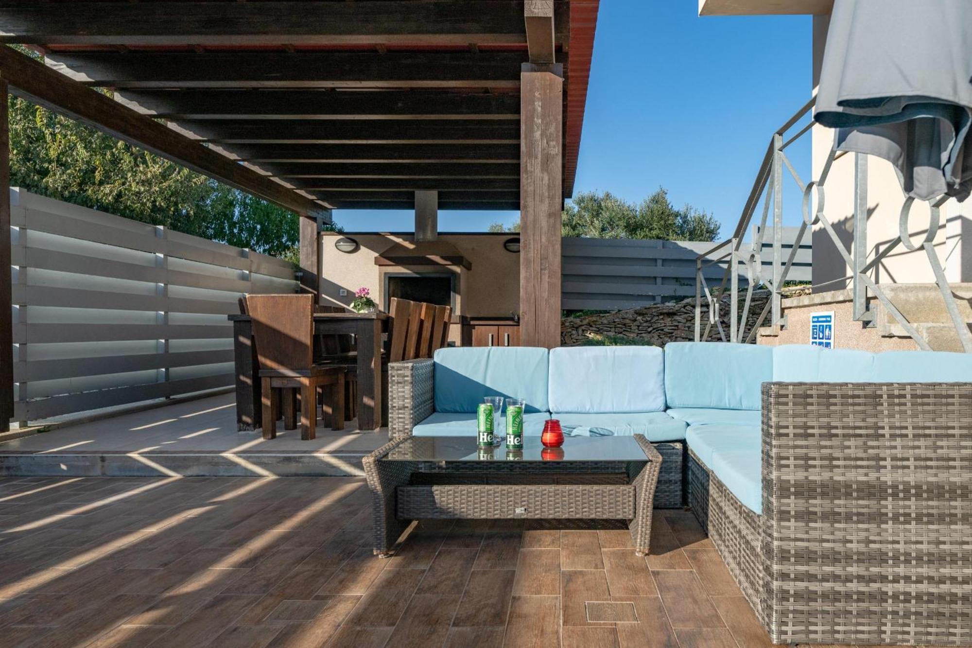 Villa Castagna Near The Sea With Private Pool And Sauna 普莱曼图拉 外观 照片