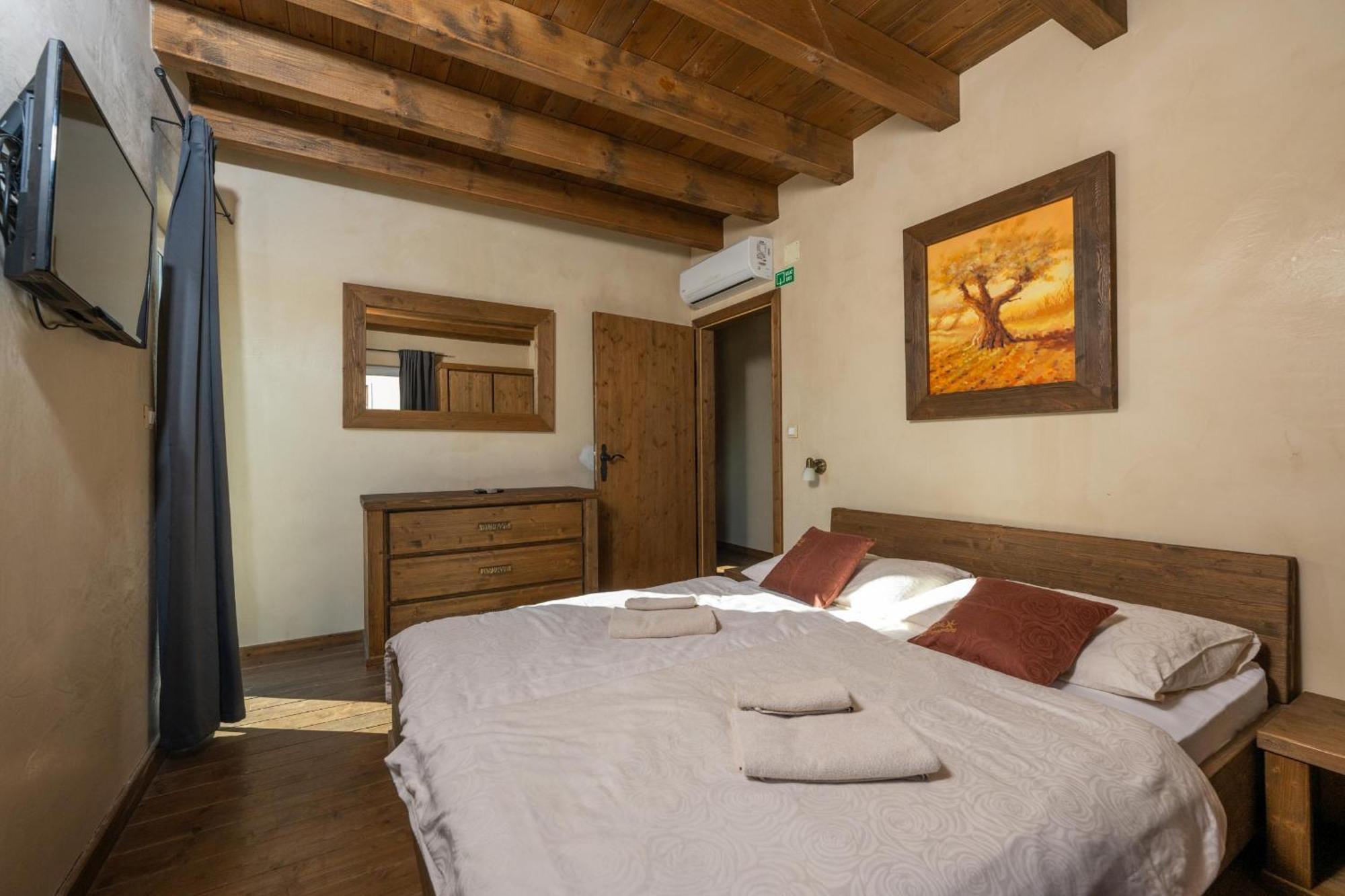Villa Castagna Near The Sea With Private Pool And Sauna 普莱曼图拉 外观 照片