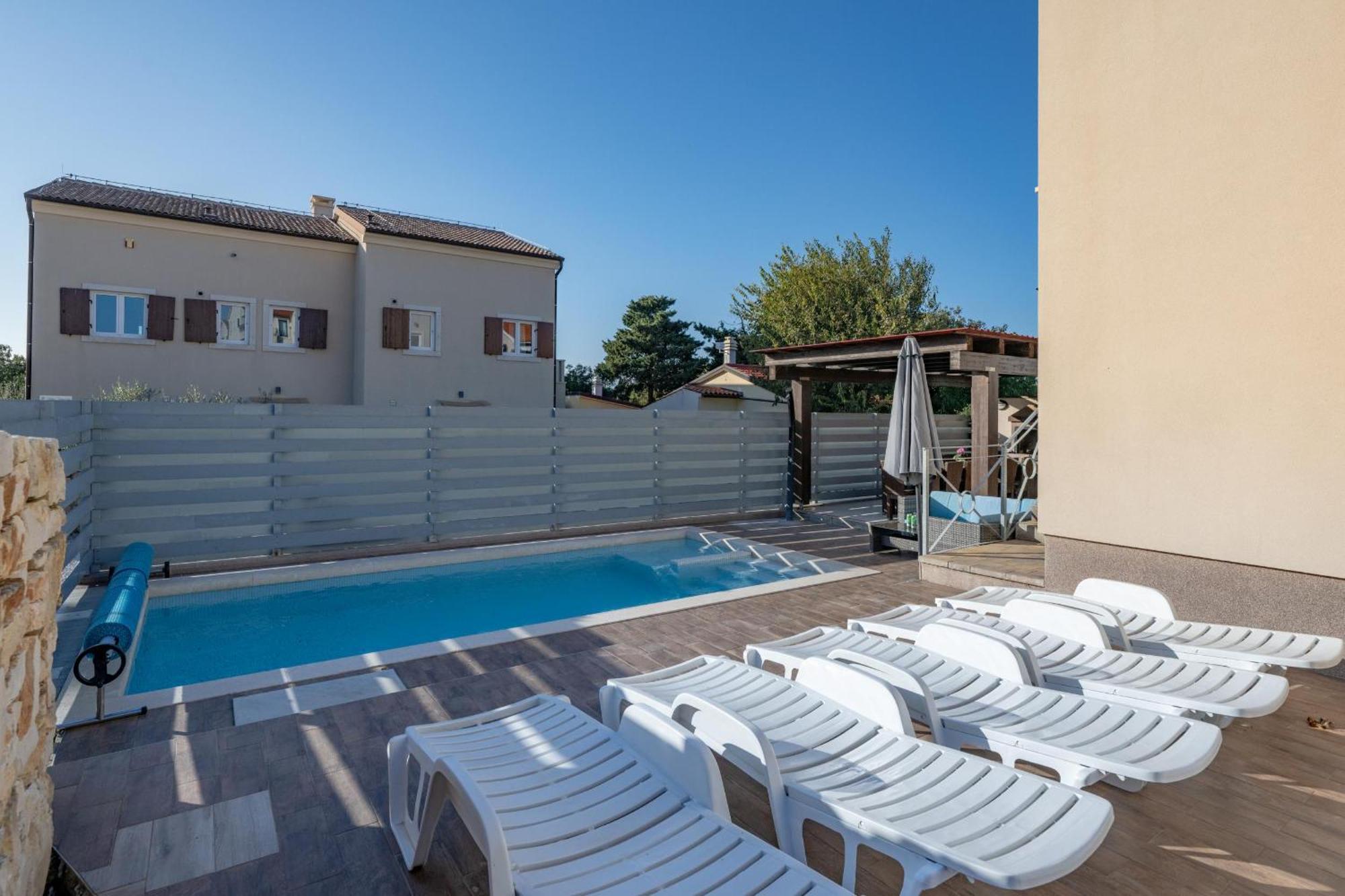 Villa Castagna Near The Sea With Private Pool And Sauna 普莱曼图拉 外观 照片