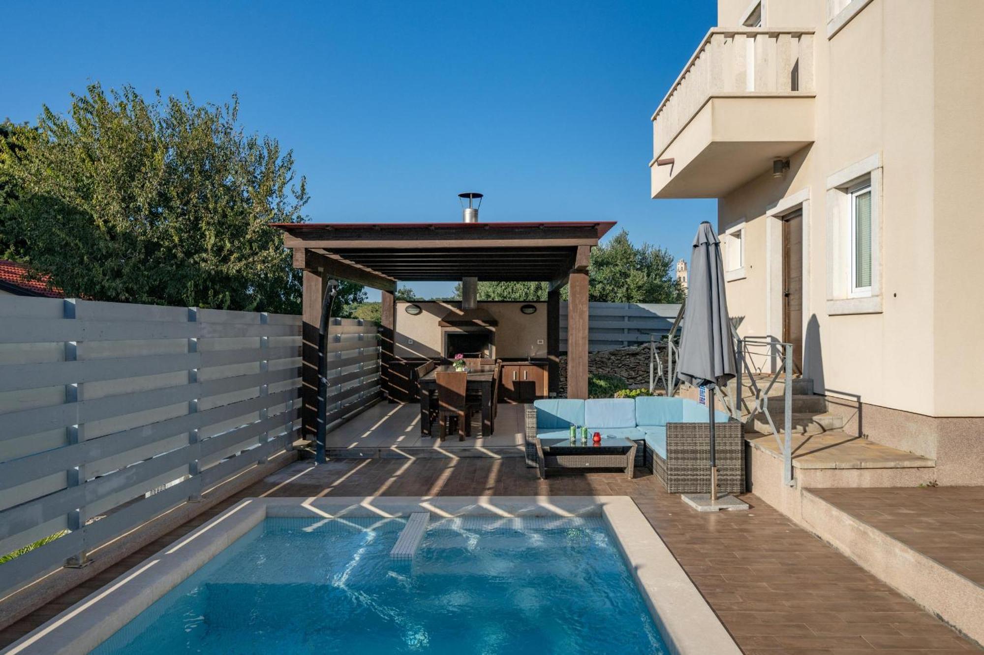 Villa Castagna Near The Sea With Private Pool And Sauna 普莱曼图拉 外观 照片