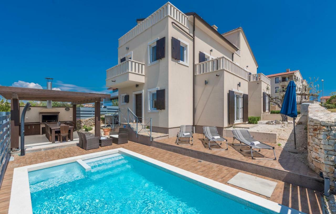 Villa Castagna Near The Sea With Private Pool And Sauna 普莱曼图拉 外观 照片